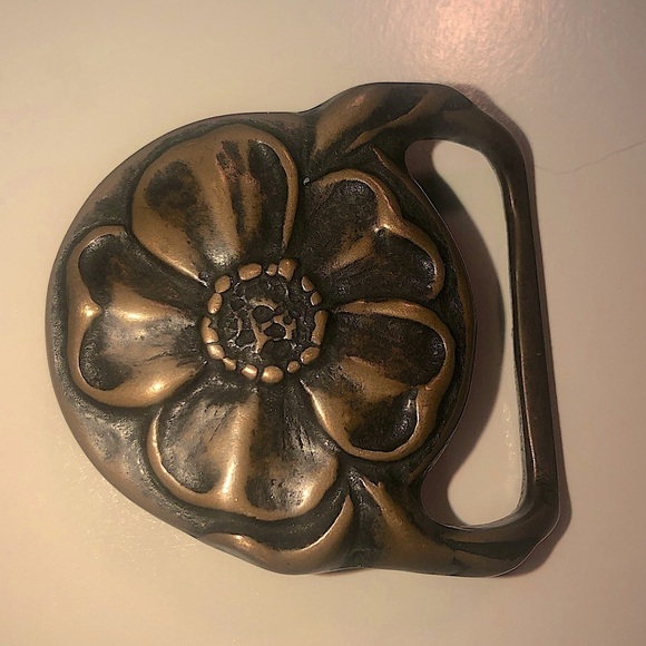 Vintage Accessories - VTG 70s Tech Ether Guild Windflower Solid Brass Belt Buckle 2.6” x 1.9”